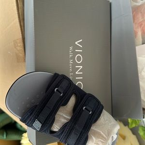 Vionic brand new size 6.5